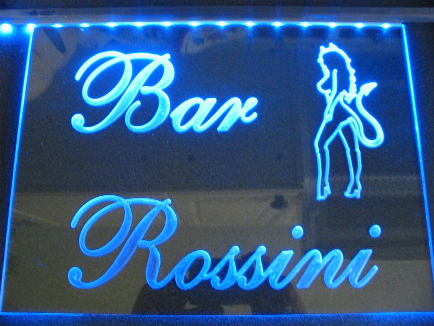 Barschild beleuchtet