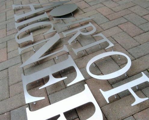 Fassaden Werbung schilder edelstahl