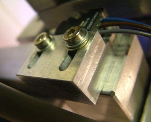 Plexiglas_frsen_cnc_Portalfrsmaschine_Frse_S1000_Step_33_4_Bock DMillinginplexiglass