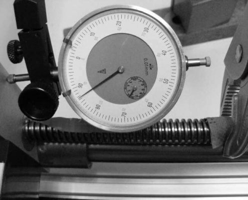 ReversalbacklashbetweenX spindleandnutatthefrontapprox.,mm