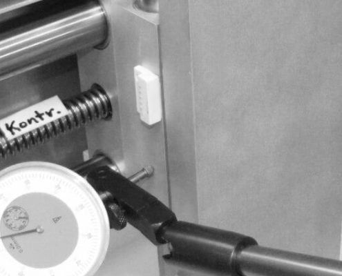 ReversalbacklashbetweenY spindleandnutapprox.,mm