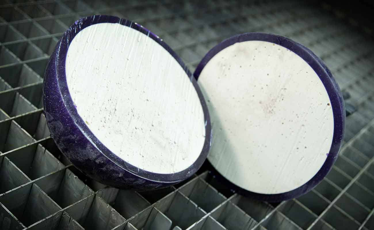 Bowling ball halved by the flowJET