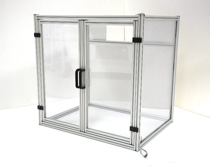 Maschinen Umhausung mit Klapptüren