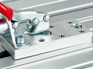 small push-pull toggle clamp with adapter plate