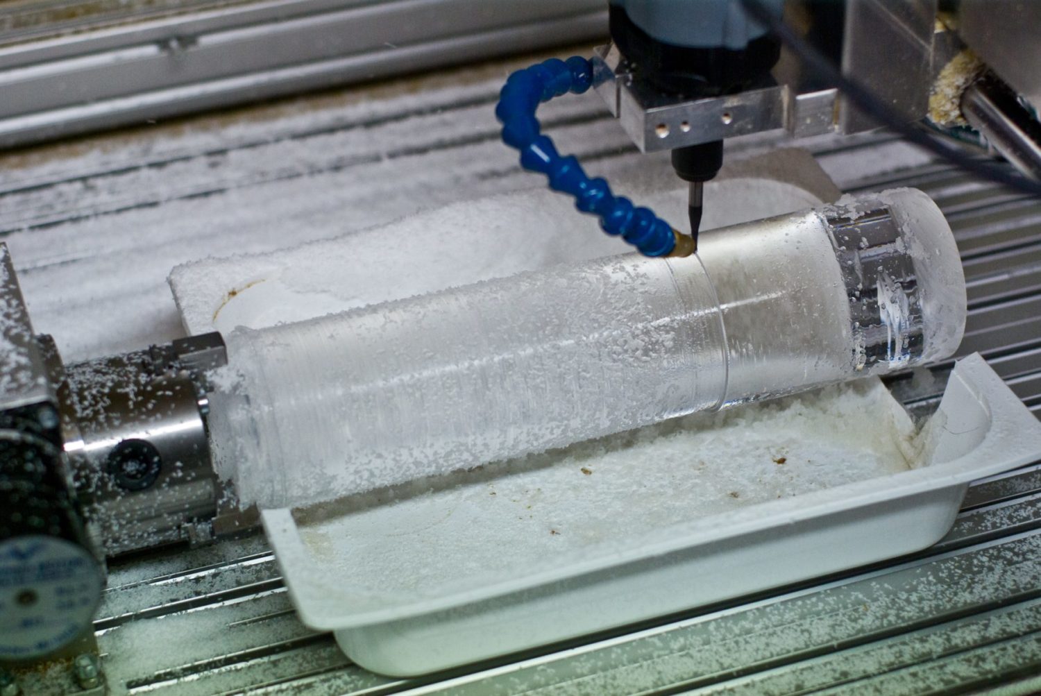 Plexiglas bottle manufactured on rotation axis RounDINO120