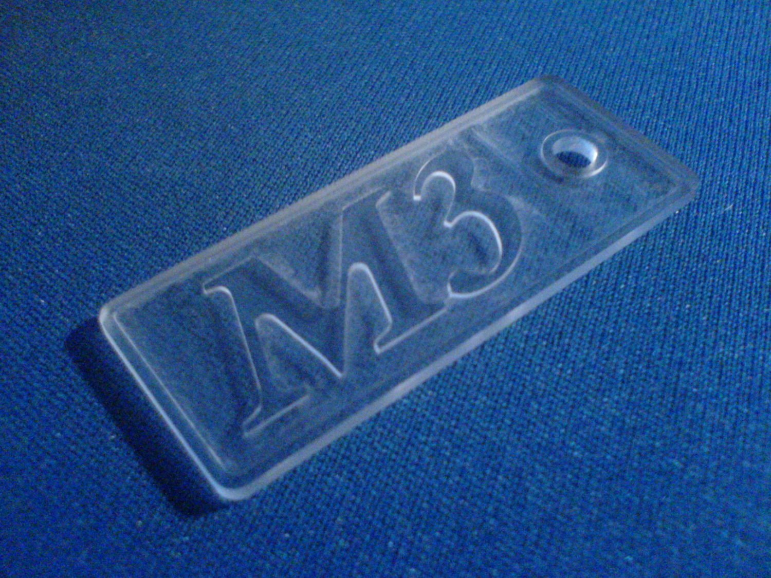 plexiglasschild gravieren