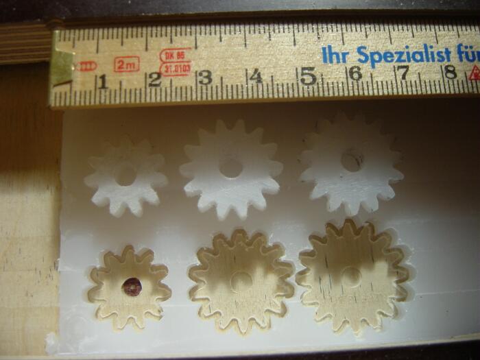 zahnräder fräsen auf der fräsmaschine Plastic gears